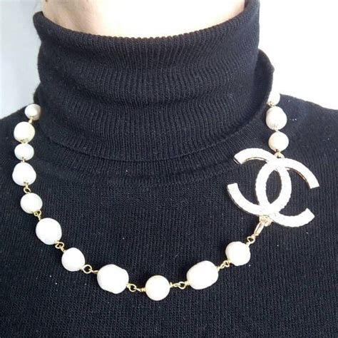 collane perle stile chanel|chanel collane catalogo.